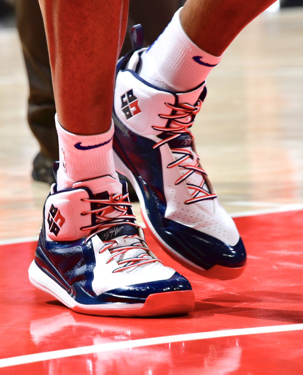 dwight howard thanos shoes