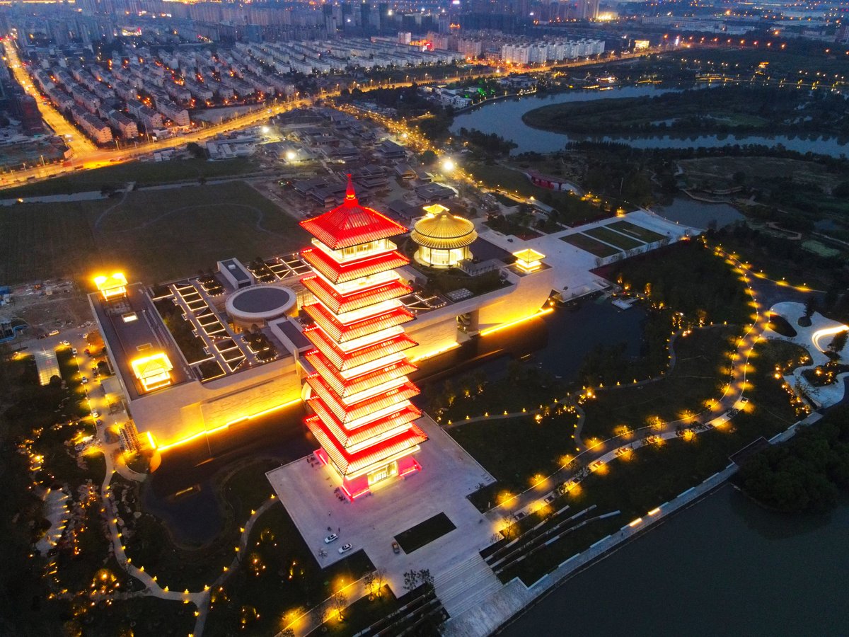 GoJiangsu's tweet photo. The China Grand Canal Museum will open to the public on June 16. The museum, located in Yangzhou, #Jiangsu province, will provide a place for the public to learn about the history of the ancient waterway. #GrandCanalInJS https://t.co/DmV7fWYV3e