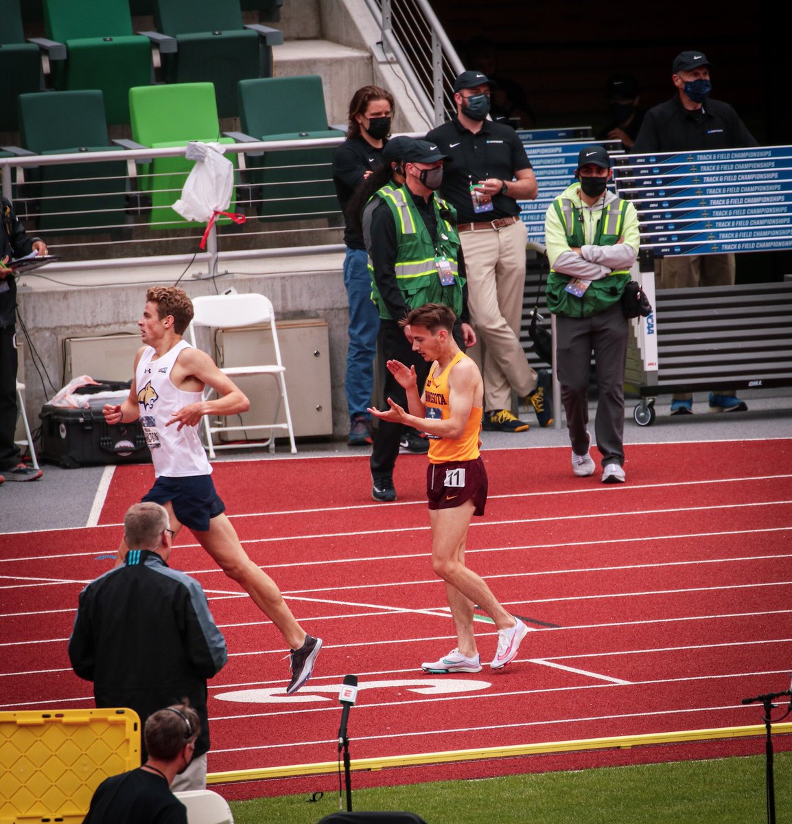 Alec Basten is your #NCAATF men’s 3,000m steeplchase runner-up. Way to go, <a href="/Alec_basten/">Alec Basten</a>! 〽️🥈

✔️ NCAA runner-up 
✔️ PR of 8:29.03
✔️ 2nd in #Gophers history
✔️ OTQ! 

Let’s go! 🙌

📸: <a href="/trentg27/">Trent</a>