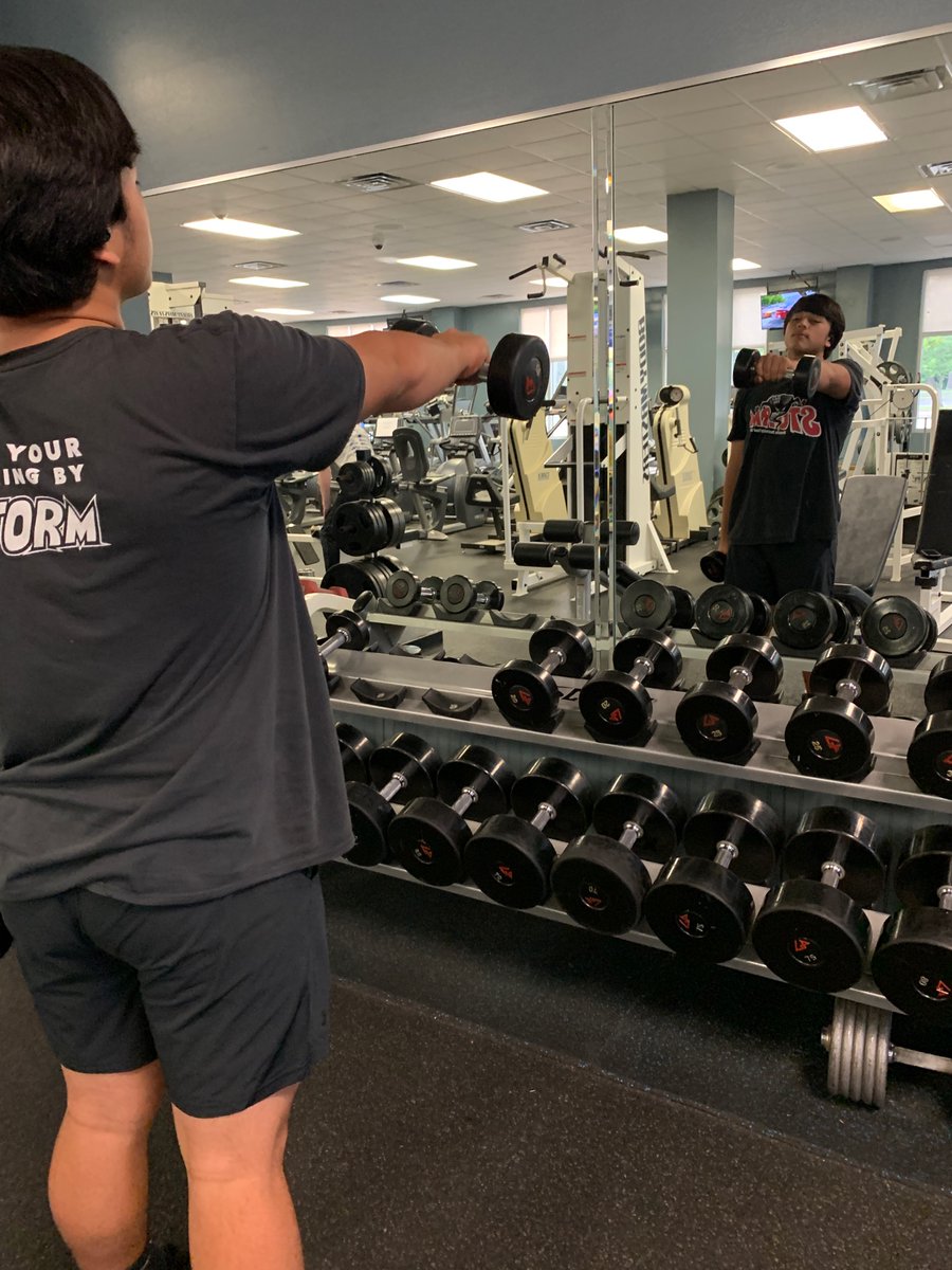 OhThatsJLee's tweet photo. This has everything to do with Effort! For the love of the process and the game! 

#14YearsOld #Effort #Grind 
#AllinAWeeksWork
#Linebacker #Fullback
#football https://t.co/RAxlguSaDi