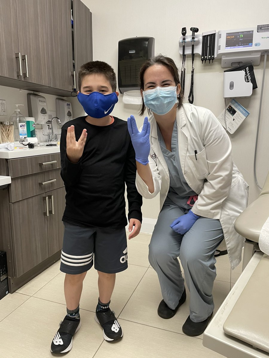 TyrenePamstein's tweet photo. #DoctorYanged โ @MiniYang2050 wasnโt leaving until the mission was complete. Doc loved his @AndrewYang vids. ๐๐ #YangForNY ๐ฝ #YangGang #YangGangSign https://t.co/puBCSGNWQE