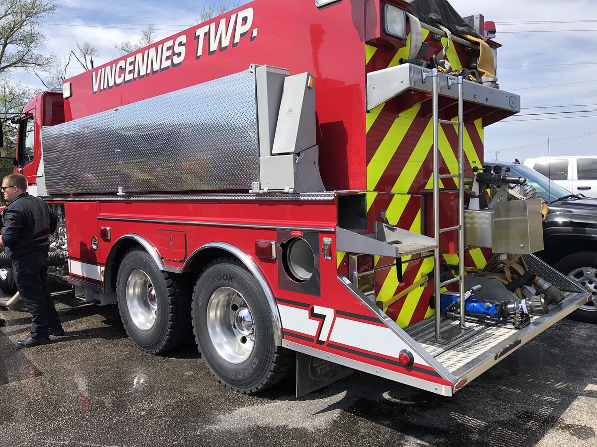FireVincennes's tweet photo. Did you know...you can work/live at a fire station while you complete your degree? VU students are eligible for the live-in firefighter program at Vincennes Township Fire Department.
Contact Brian Russell brussell@vinu.edu about opportunities exclusive to VU Fire Science. https://t.co/TyIHHZoqm9