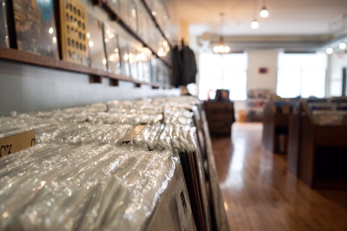 fantailmedia's tweet photo. There’s plenty of room to #cratedig @SolStaRecords “new” (as of December of 2020) larger location in St.Louis Park (and easier parking, too). Wherever you are, remember supporting #localsmallbusinesses is how we can all enjoy cool neighborhoods. #shoplocal https://t.co/1rlJdXEUma