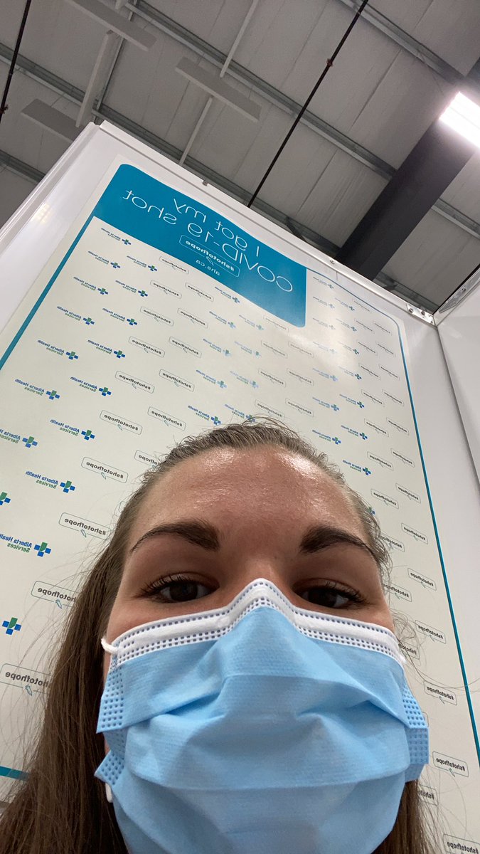 devanerin's tweet image. Definitely smiling under this mask 2/2 👊🏼