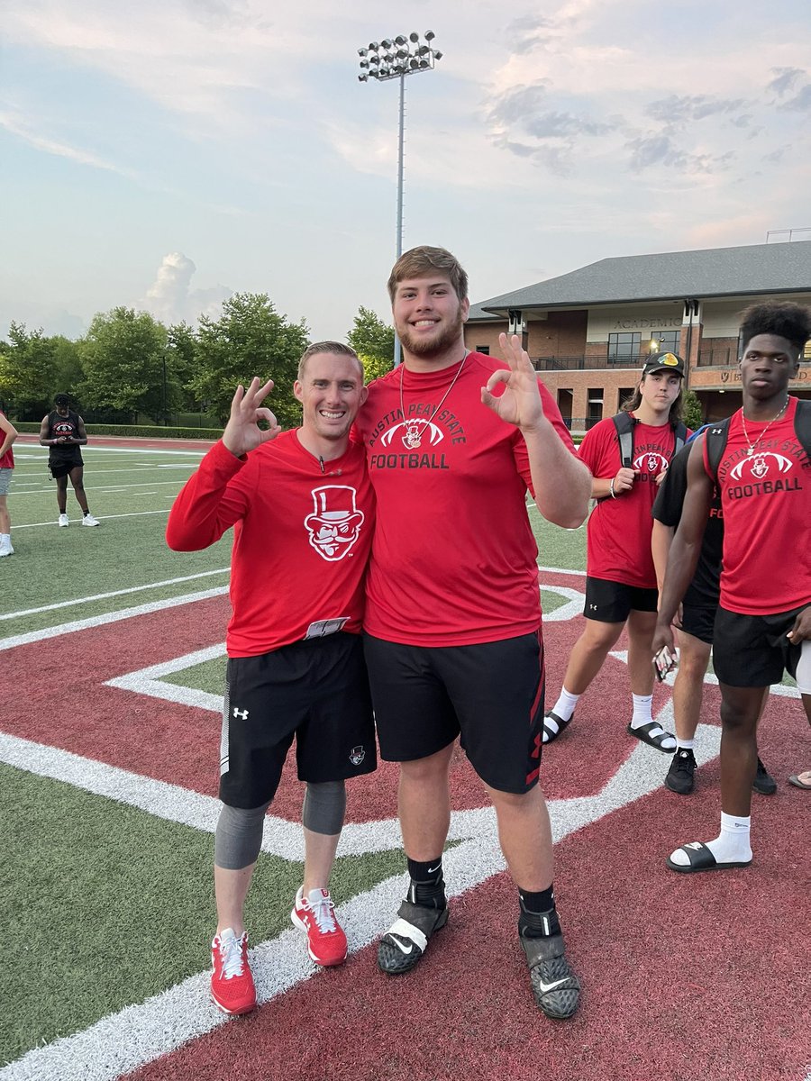 LoganCrouch19's tweet photo. Had an amazing time at camp @GovsFB  with Coach @APSUCoachSW and @APSU_CoachC. Thankful to be invited back. #ChaseTheLion https://t.co/u9p05z7lAf
