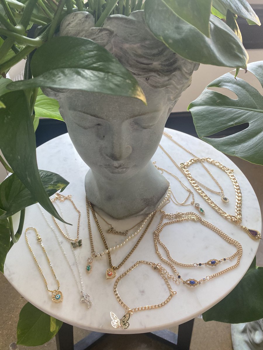 cmoorebootay's tweet image. It’s been almost 3 months since I started making + selling jewelry and I’m so happy w/ my progress 🥺🤍 IG : c.three.jewelry