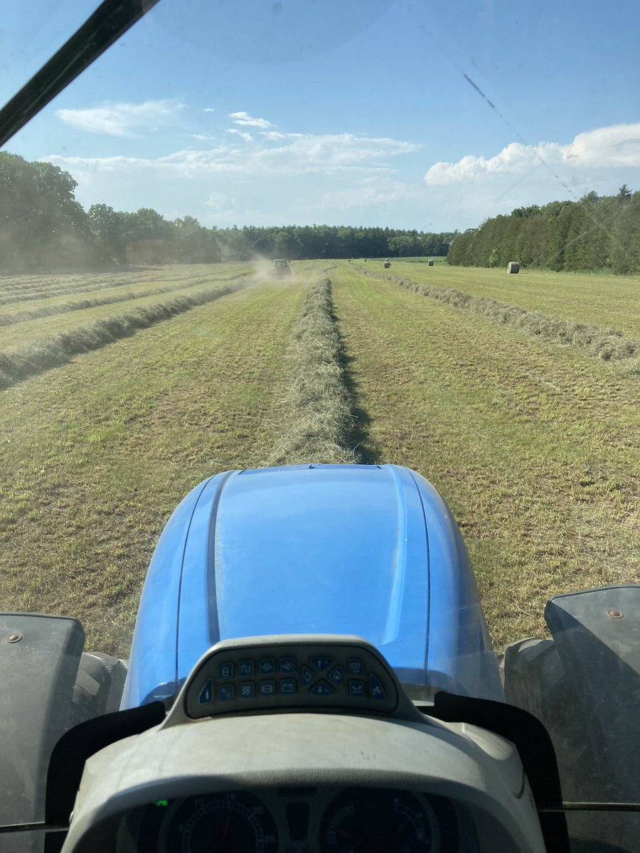 Willmorris7Will's tweet photo. Rolling heavy in #thefolk this afternoon ahead of a rain cell #hammerdown #OntAg https://t.co/BM4XtVBHOt