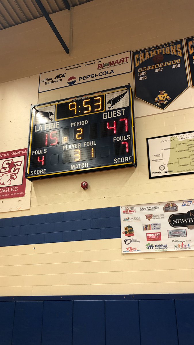 JordanWilltv's tweet image. At halftime, the Eagles have a commanding 47-15 lead over the Hawks. Could the Eagles put up triple digits? #TheBigPlayback