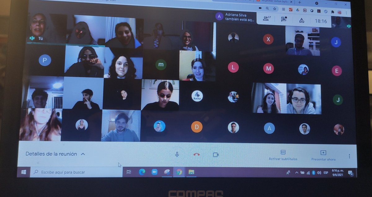 Desde el año pasado que abrimos las clases de Comercialización (FCE, UBA) para que se sumen interesad@s y es hermoso lo que ocurre. 
Aguante la universidad pública 💜