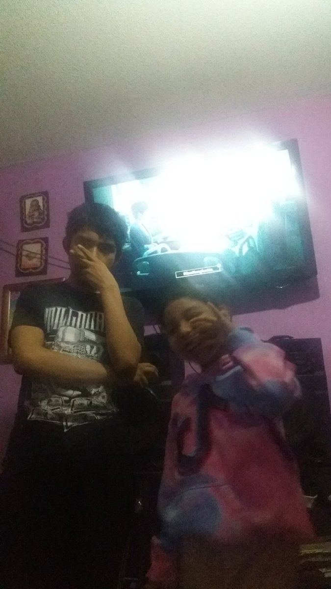 aaron_aya's tweet image. Cuando regreso de jugar fútbol y ya va acabar mi película #QueKungfusion