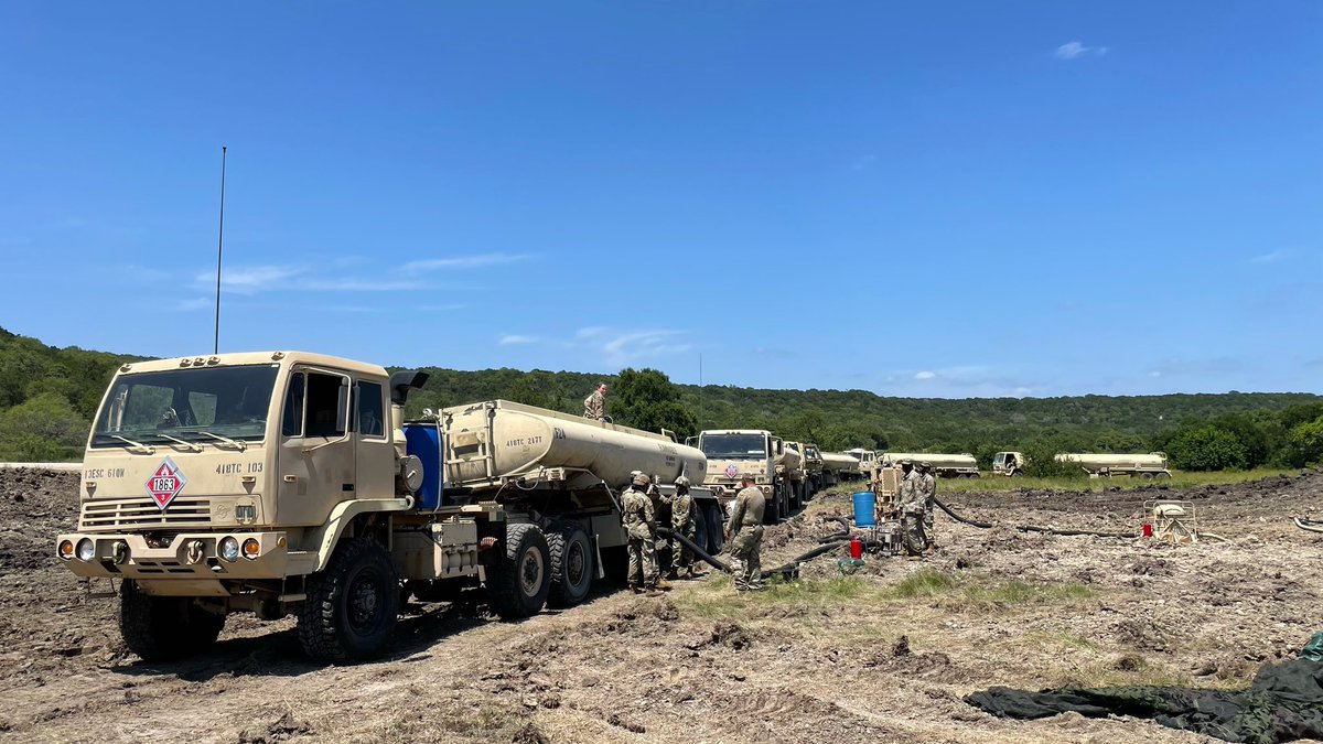 61st_QM's tweet photo. We’re knee deep into #QLLEX. We’ve built multiple bag farms, laid three+ miles of IPDS, set up a pump station, built our LSA, had a hot meal, and elements from 418th and 957th QM picked up fuel to provide retail support / fill 53rd’s bag farm.
@13th_ESC @QMS_PWD @QMS_Commandant https://t.co/euFoPPFHMf