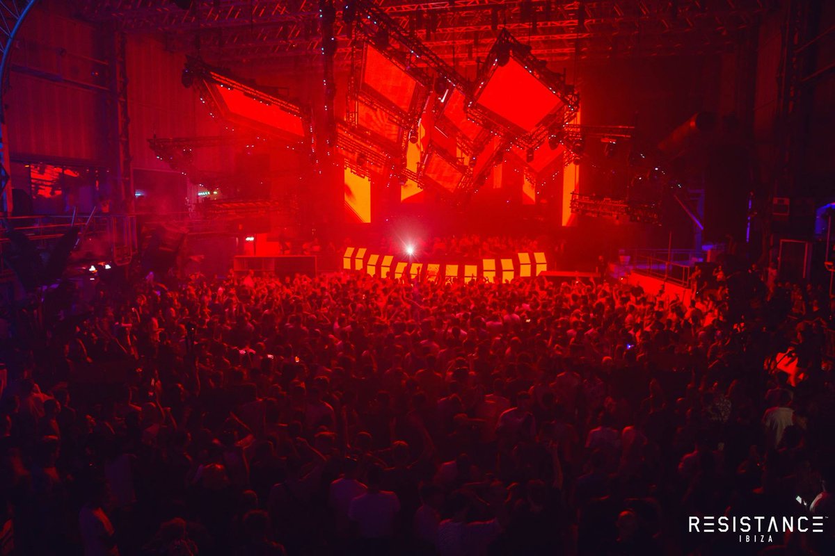 Absolutely mesmerizing! Do you remember this night, Ibiza?!