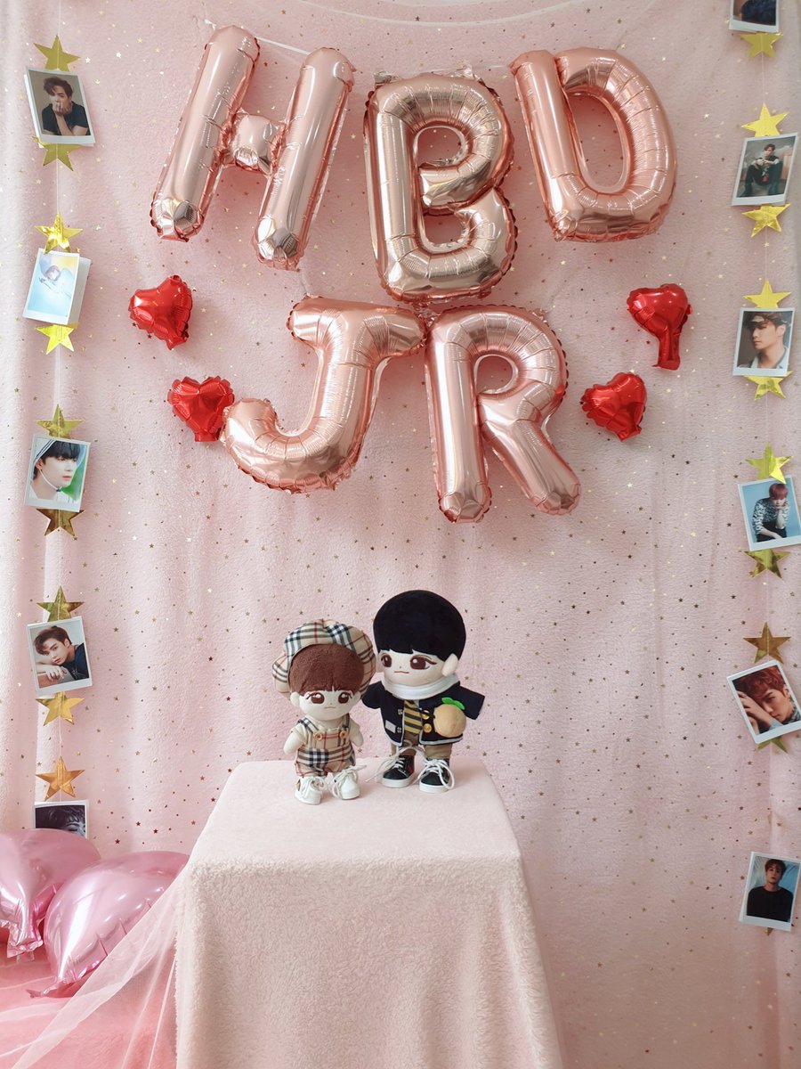 CutieTNa's tweet photo. พาเด็กๆมาหาปะป๊า เฟ่จัดน่ารักมาก เครื่องดื่มอร่อยด้วย 🥰

#HAPPY27THLOVEWITHJR https://t.co/gfOvTuahZi