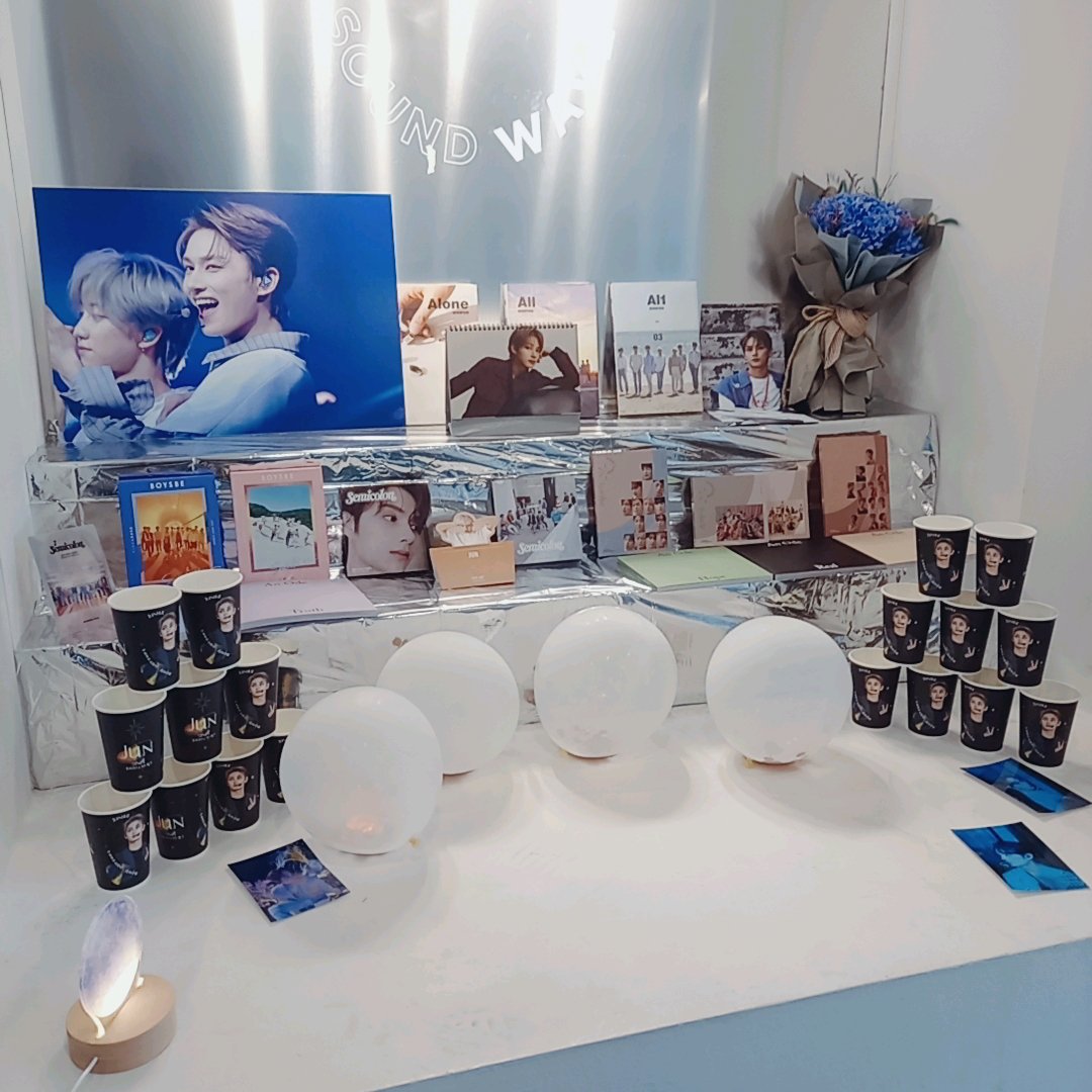 moonmoonmoonaaa's tweet photo. #준휘야_너는_나의_하나뿐인_우주
@_mjhdora 님이랑 난리치는중!!! https://t.co/9v21JxIbZN