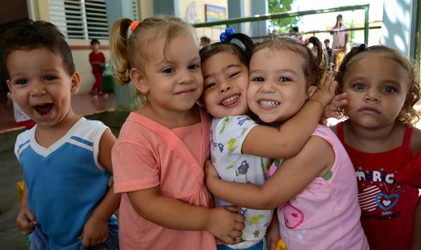 @DeZurdaTeam #MananaMeEncantaria ver a mis hijos vacunados con #Soberana02 

#Cuba #NoEsUnaVacunaEsUnPais