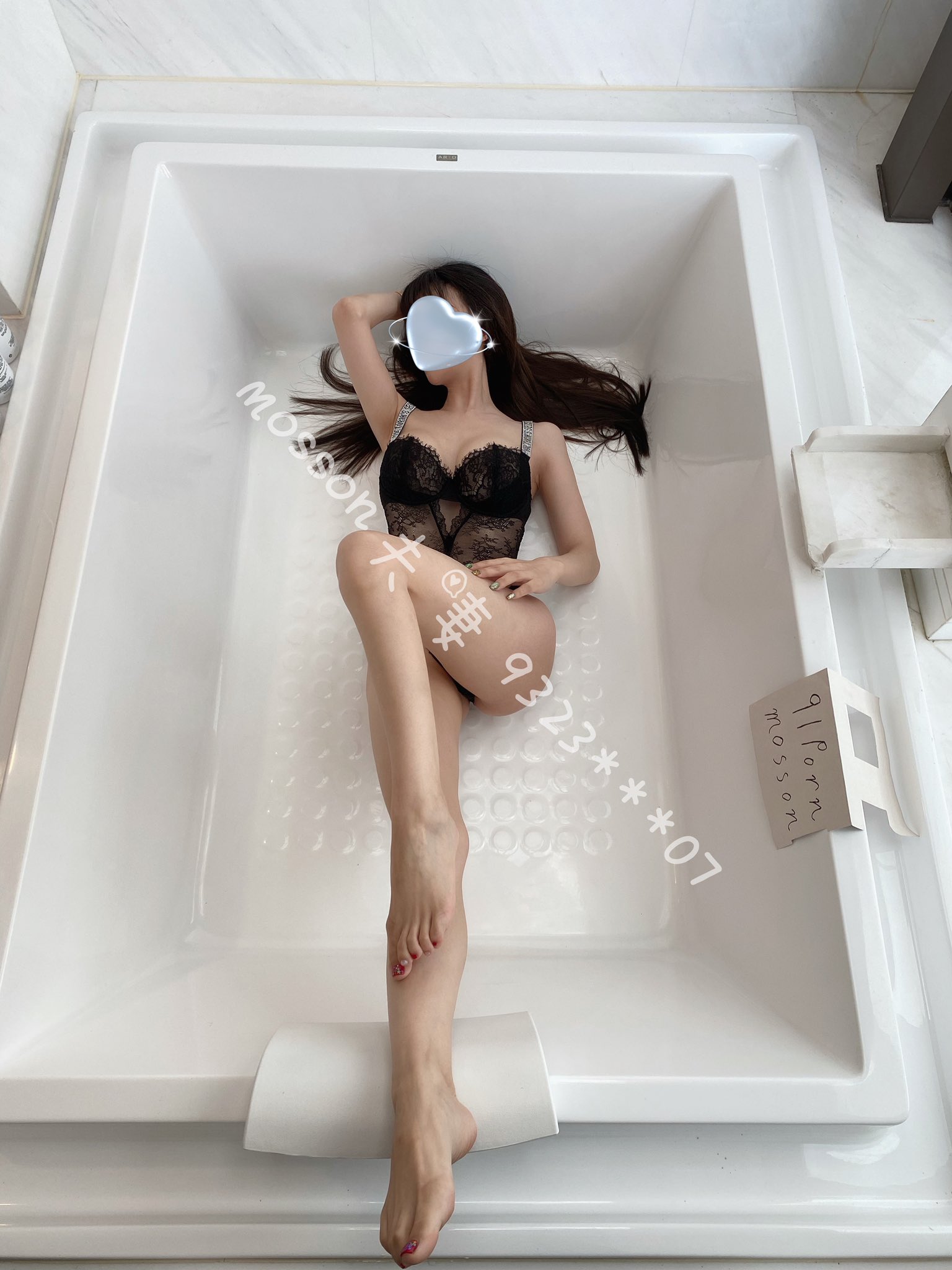 mosson on Twitter: 我中毒了，医生说我需要亲热解毒🙈 淫妻 露出 丝袜 高跟鞋 美腿 原创 制服 诱惑  
