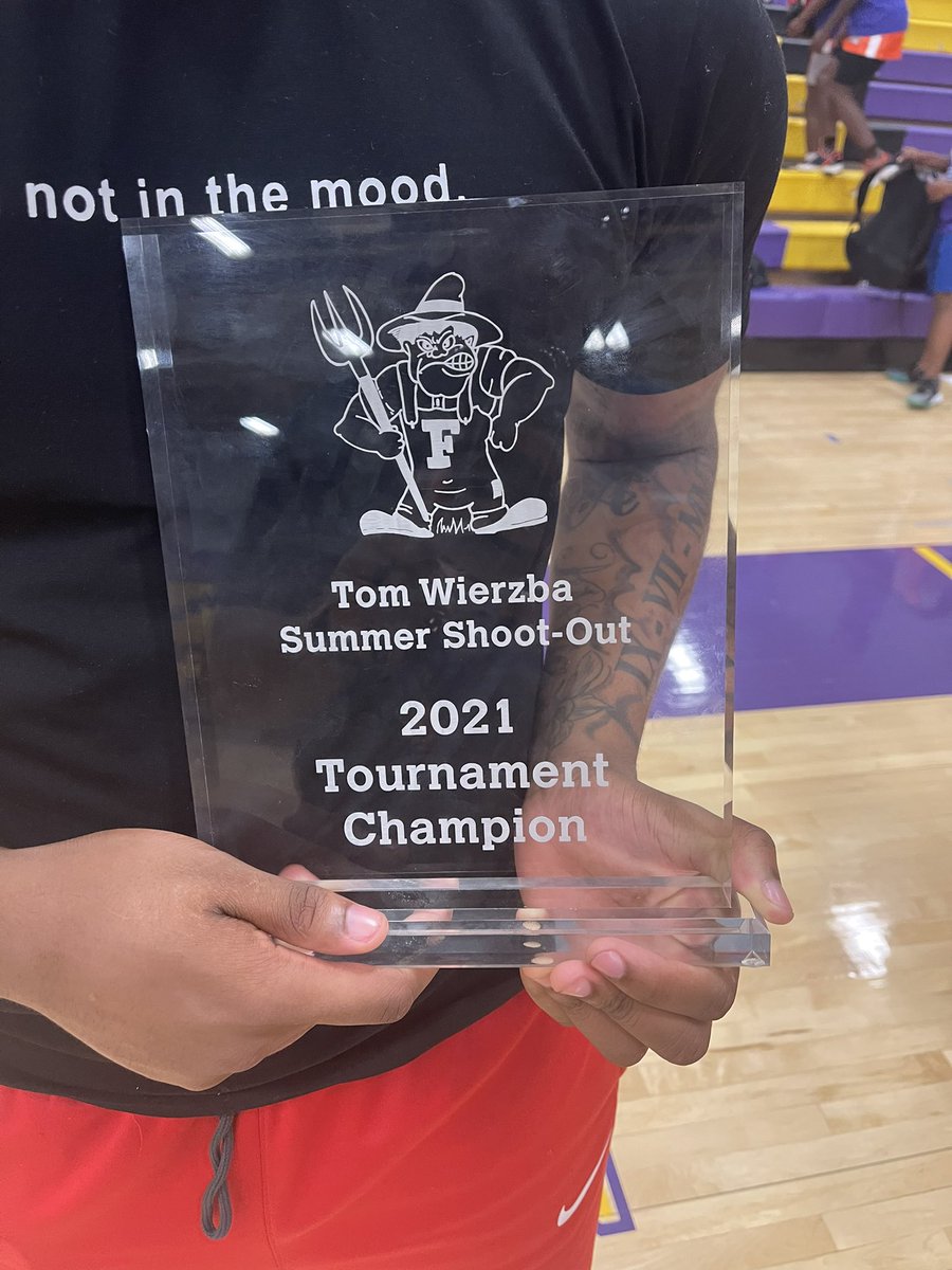 Congratulations Coach <a href="/CorbinParker7/">Corbin Parker</a> on winning the Wierzba Tournament championship! 💪🏾🐊🏀🏆#tobecontinued #hardworkpaysoff