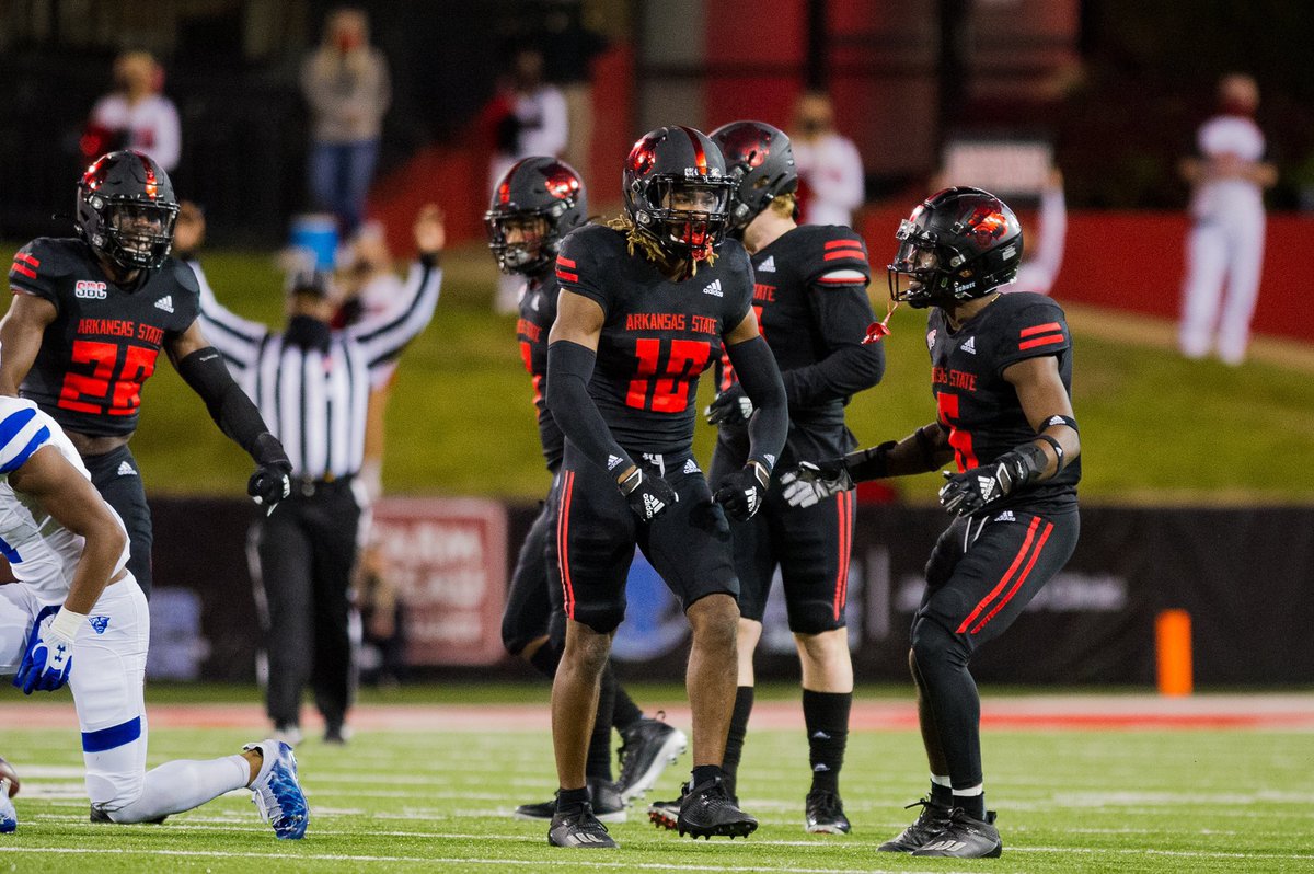 n0_limitjay's tweet photo. Honored and grateful 🙏🏾to receive my 3rd D1 offer from Arkansas State 🔴🐺@CoachButchJones @CoachDHilliard @Coach_CPeterson @CordovaWolvesFB @Teamshabazz9 @901Phenom #AG2G https://t.co/lYrUWzCsSp