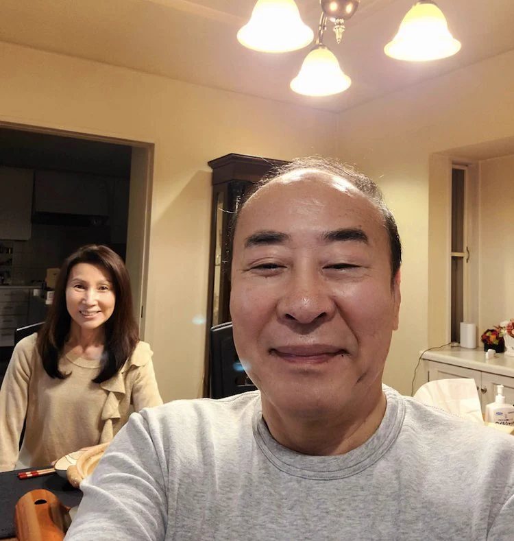 モト冬樹さんのブログ写真がほぼ全部一緒に見える…！奥さんだけは変わってるけど！
