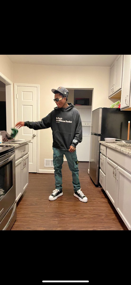 mikeoafool's tweet image. Love to hate! So it’s fuck you other niggas! #Disrespectfully 

Video Shoot Tonight! 🦅🦅🦅