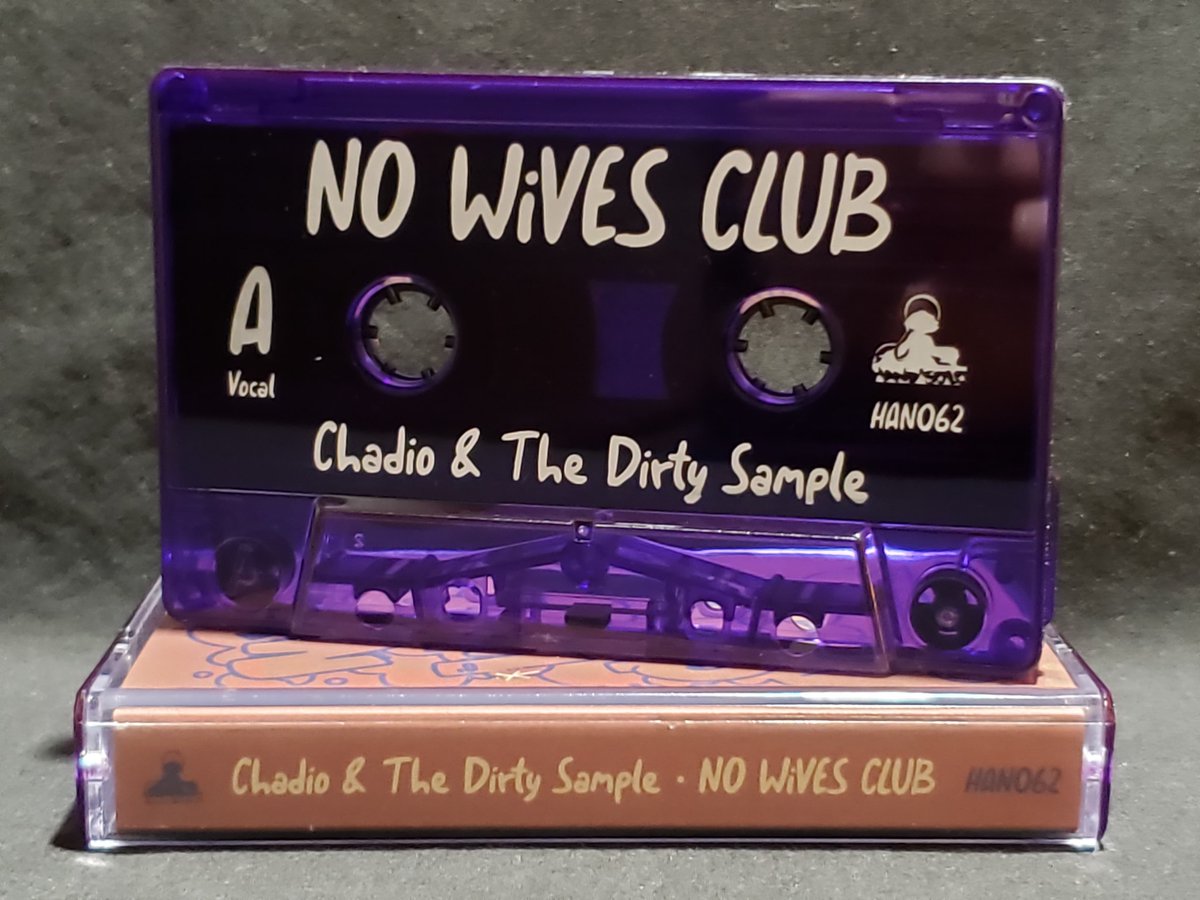 HandSoloRecords's tweet photo. @chadiotreetrunk & The Dirty Sample's No Wives Club cassette is now available!
https://t.co/9Owr1mFYFx.
#chadio #thedirtysample #nowivesclub #cassettetapes #canada🇨🇦 #hiphopmusic #purpletape https://t.co/G8sRrsztPr