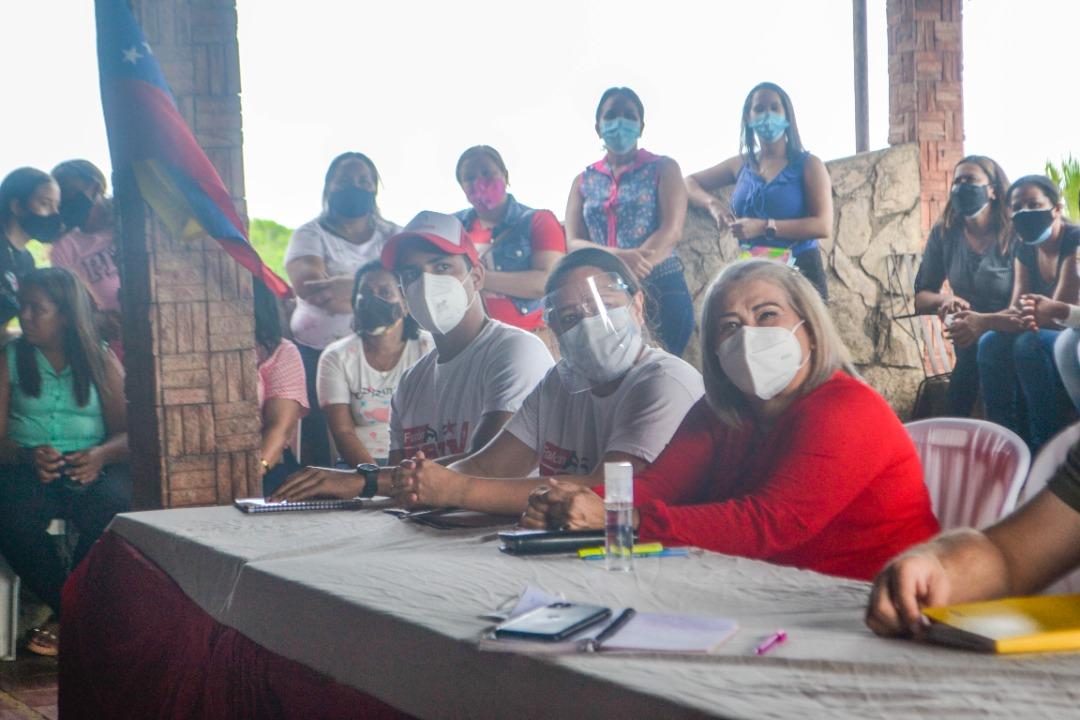 Con nuestras estructuras del #PSUV en los municipios Piritu y Tocopero llevándoles el mensaje de unidad, lucha, batalla y victoria para seguir consolidando la revolución bolivariana en el estado Falcón, bajo el liderazgo de nuestro máximo líder Gobernador Víctor Clark.🇻🇪❤️👊🏽
