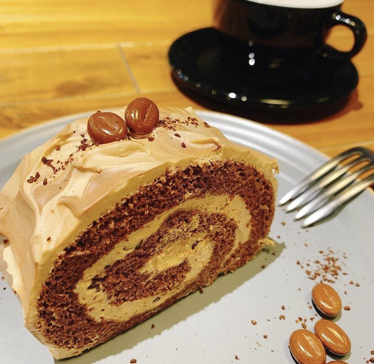 ランビック A Twitter 商品紹介 コーヒーロールケーキ 380円 Therisingsuncoffee の アフターサーフブレンドを 贅沢に使用したロールケーキ コーヒー好きにはたまらない逸品です 東京 東京カフェ コーヒー コーヒーケーキ T Co Dhju9mqqx3 ランビック A Twitter 商品紹介 コーヒーロールケーキ 380円 Therisingsuncoffee の アフターサーフブレンドを 贅沢に使用したロールケーキ コーヒー好きにはたまらない逸品です 東京 東京カフェ コーヒー コーヒーケーキ T Co Dhju9mqqx3