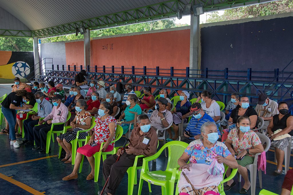 👵🏻👴🏻 | La Secretaría del Adulto Mayor en articulación con la Clínica Municipal continúa velando por la salud de los adultos mayores de nuestro municipio.  

Luchar por una vida plena para todos los nejapenses es un compromiso de nuestro gobierno municipal.