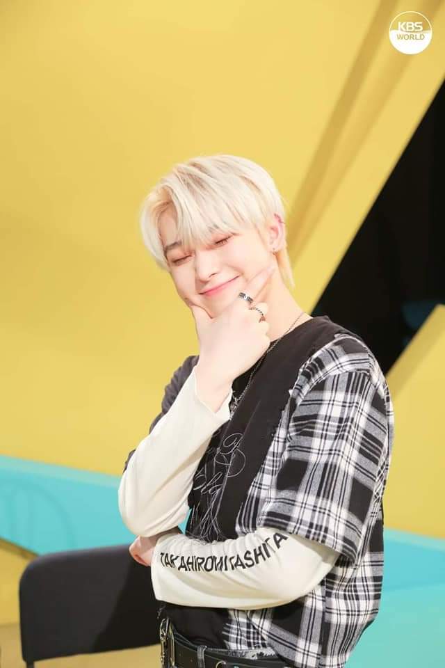 KTaeoo's tweet photo. Sunoo is the best boy
#sunoo_loveable
#sunoo_lovely
#sunoo_light
#sunoo_laugh
#sunoo_sunshine https://t.co/2KFeO3FQsV
