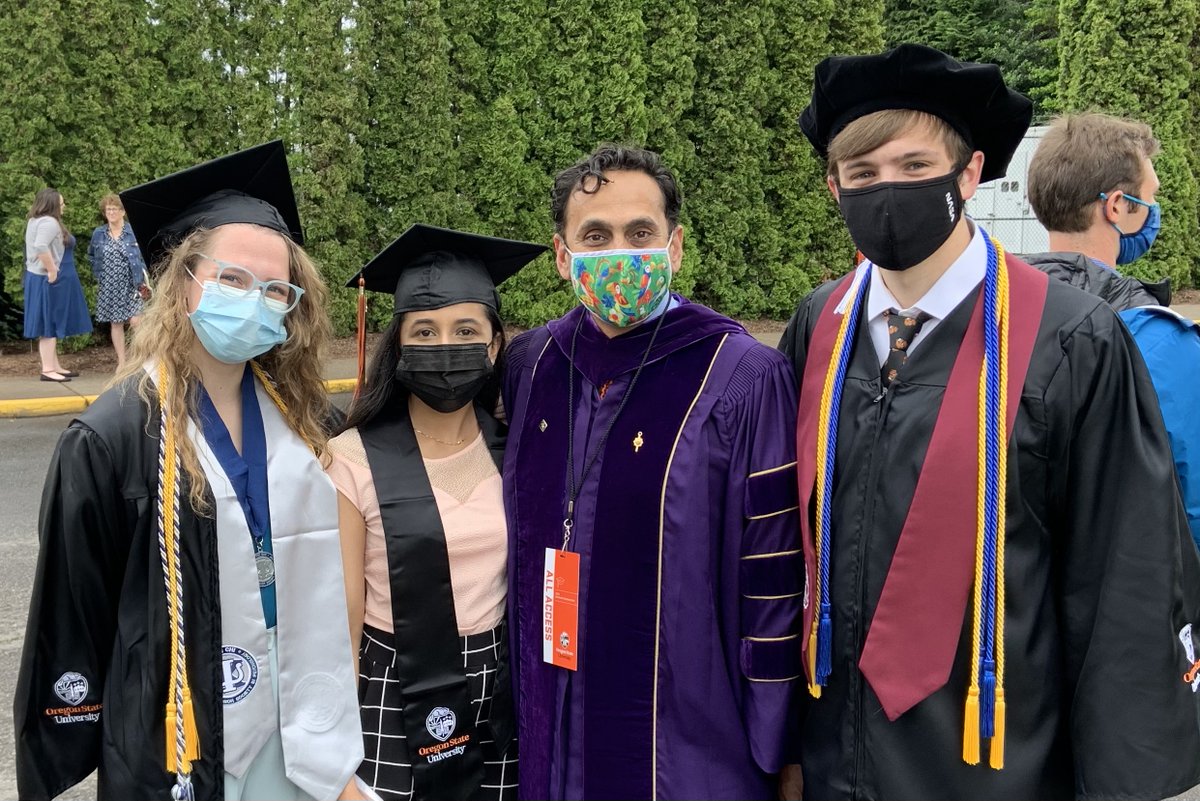 ReganARGurung's tweet photo. Wonderful to see most of the seniors from my #asclab graduate today. A thrill to see so many of them in person for first time in 15 months!!! @OSUPsychScience @OregonState @CLAOSU They are grad school bound!!!! https://t.co/ZFBRFO9fzl