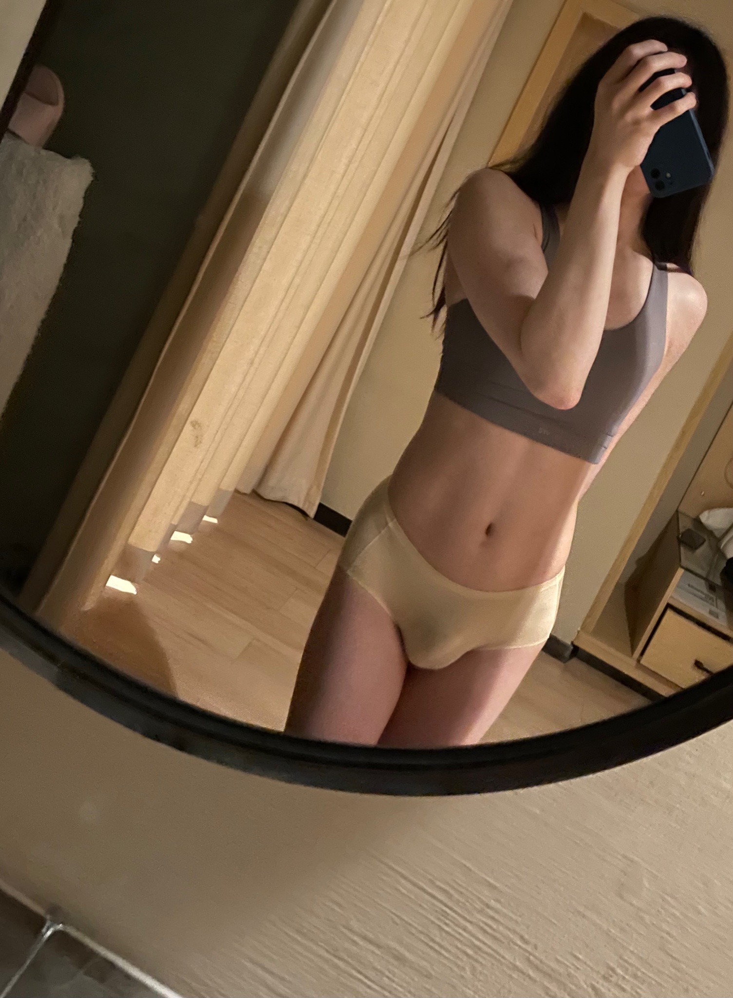 雏爱小阿姨on Twitter 去做spa 技师小姐姐问要不要做胸部按摩我 好吧胸部按摩其实还蛮舒服的 伪娘 男の娘