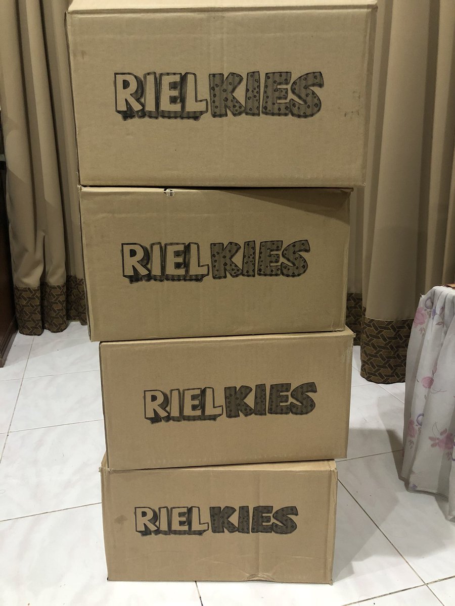 AnsNbhh's tweet photo. Salam, saya ada 4 kotak Rielkies yang belum terjual lagi nak kena clear before hujung bulan ni 😭Tak beli pun takpe nak mintak tolong rakan2 retweet. 

Sis jual murah 1 tub RM14 if nak beli more than 2 tubs dm sis bagi discount! Yang nak beli 1 &amp; nak free shipping pun dm okies https://t.co/IuJ7mkdszp