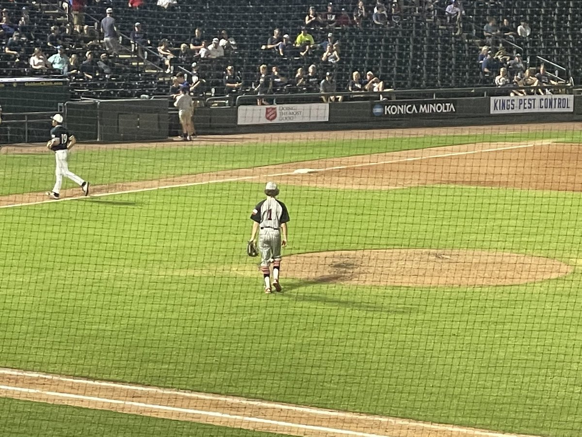 ROCOgameday's tweet photo. We head to the bottom of the 7th and @BaylorBaumann comes out to finish what he started. @RHHSHawks @HeathHawksBB Hawks lead 8-2 https://t.co/U76O5659Nr