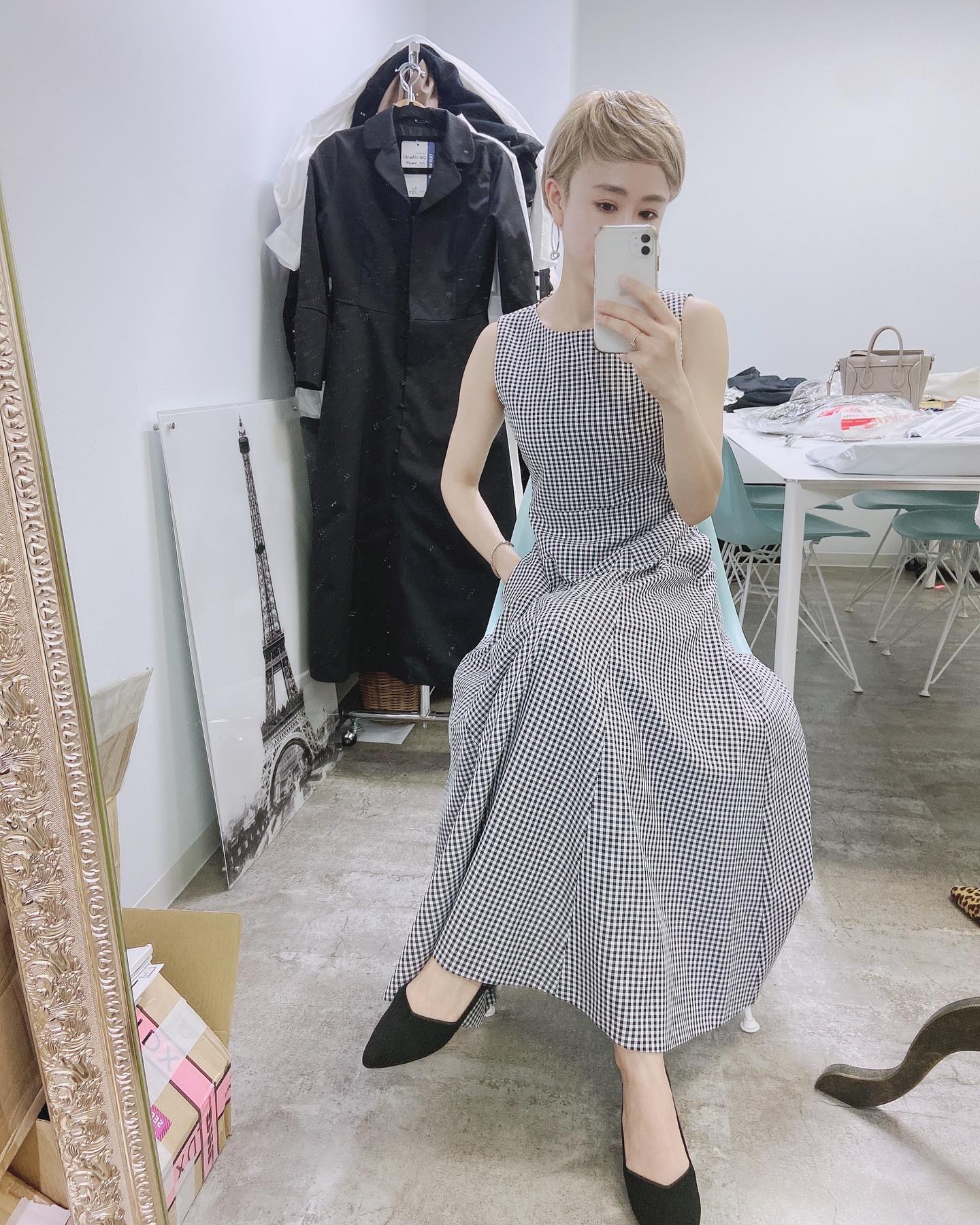 Jenne ジェンヌ 可愛いワンピース まだ販売は先ですが チラリと 夏はもちろん 秋冬は中にタートルやカットソーを合わせていただくとオードリーヘップバーンの様な雰囲気に 早く皆様と共有したくて Snsではついつい我慢出来ずに先の