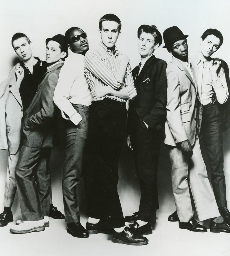 40 years ago today
The Specials had their second and final UK No.1 single with 'Ghost Town' a song about Coventry filmed in the streets of London

#punk #punkrock #ska #thespecials #ghosttown #2tone #history #skahistory #historyofpunk