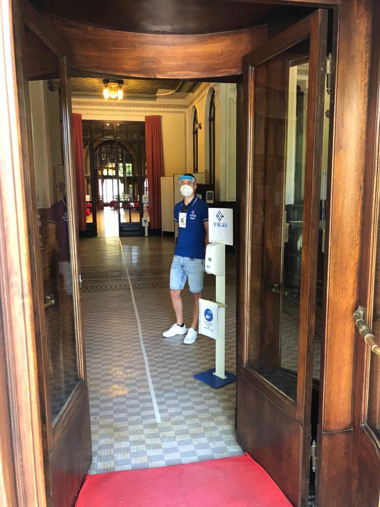 feder_bridge's tweet photo. Il Festival Open 2021 prende il via! Tutto pronto al banco di accoglienza ♣️♥️♣️♣️♦️♠️♦️♣️♣️❤️♣️. https://t.co/HhE0QCo319