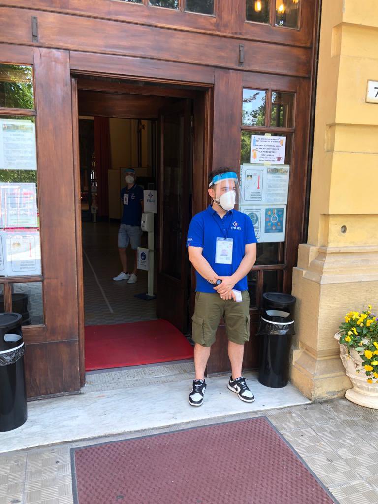 feder_bridge's tweet photo. Il Festival Open 2021 prende il via! Tutto pronto al banco di accoglienza ♣️♥️♣️♣️♦️♠️♦️♣️♣️❤️♣️. https://t.co/HhE0QCo319