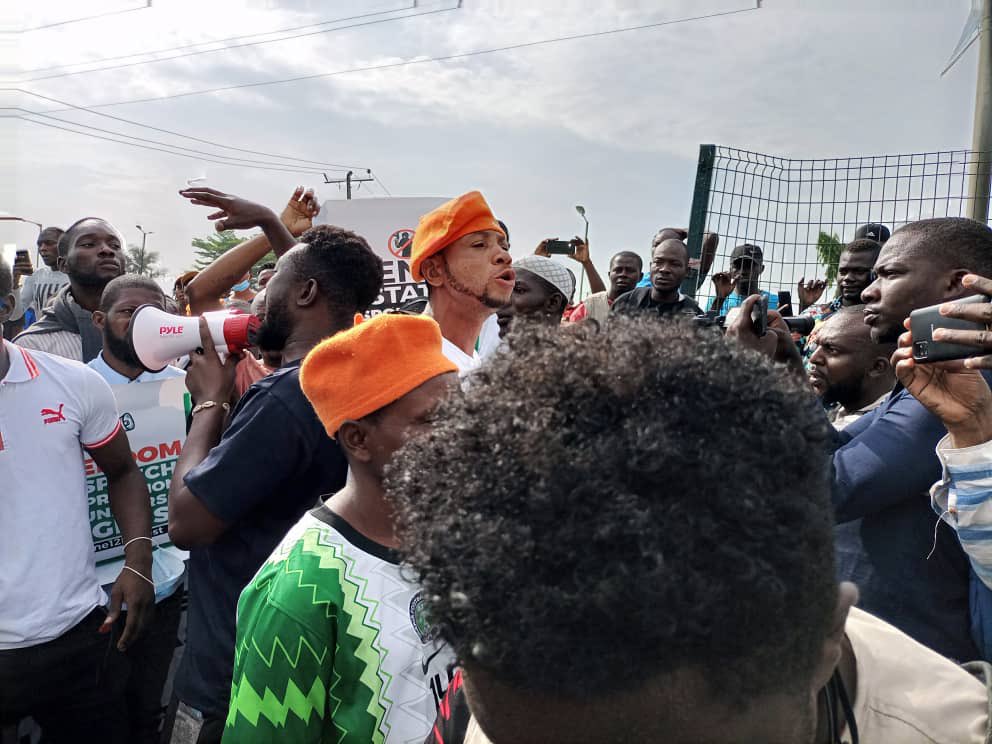 ayemojubar's tweet image. #June12thProtest 
#DemocracyDay 

Retweet aggressively.