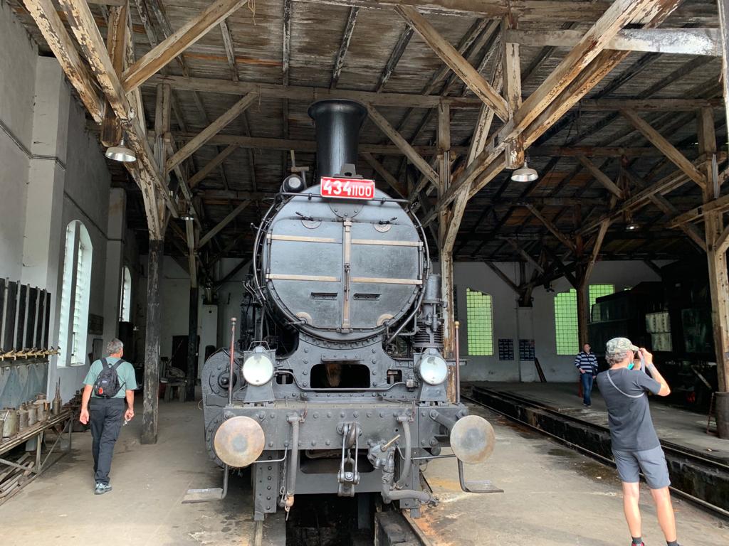 Lužná u Rakovníka. Úžasné železniční muzeum, které ročně navštíví 30 tisíc fanoušků železnice. Spolu se zástupci <a href="/ceskedrahy_/">České dráhy</a> a <a href="/CNB_cz/">Česká národní banka</a> jsme pokřtili pamětní minci s vyobrazením legendární parní lokomotivy Albatros.