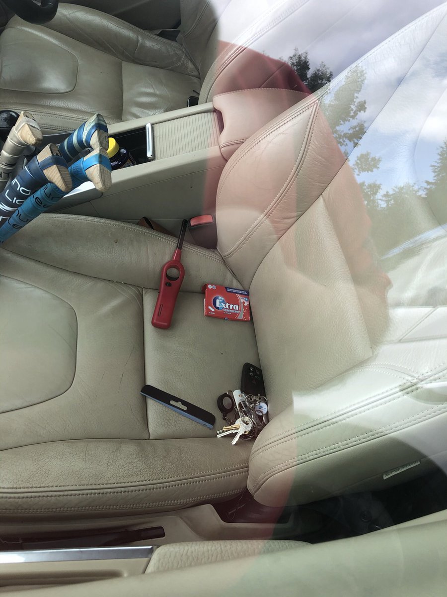 ColmArundel's tweet image. Crazy Friday afternoon in #Rathdrum.
#Hiddenvalley Lakeshore.
Lady locks carkeys in the front of Volvo S60.
#Accesskeys#Autolocksmiths arrived onsite and opened the car damage free.
Lady was heading for Kilkenny.
#Accesskeyslocksmiths #keyslockedincar #lockedkeyincar #Rathdrum