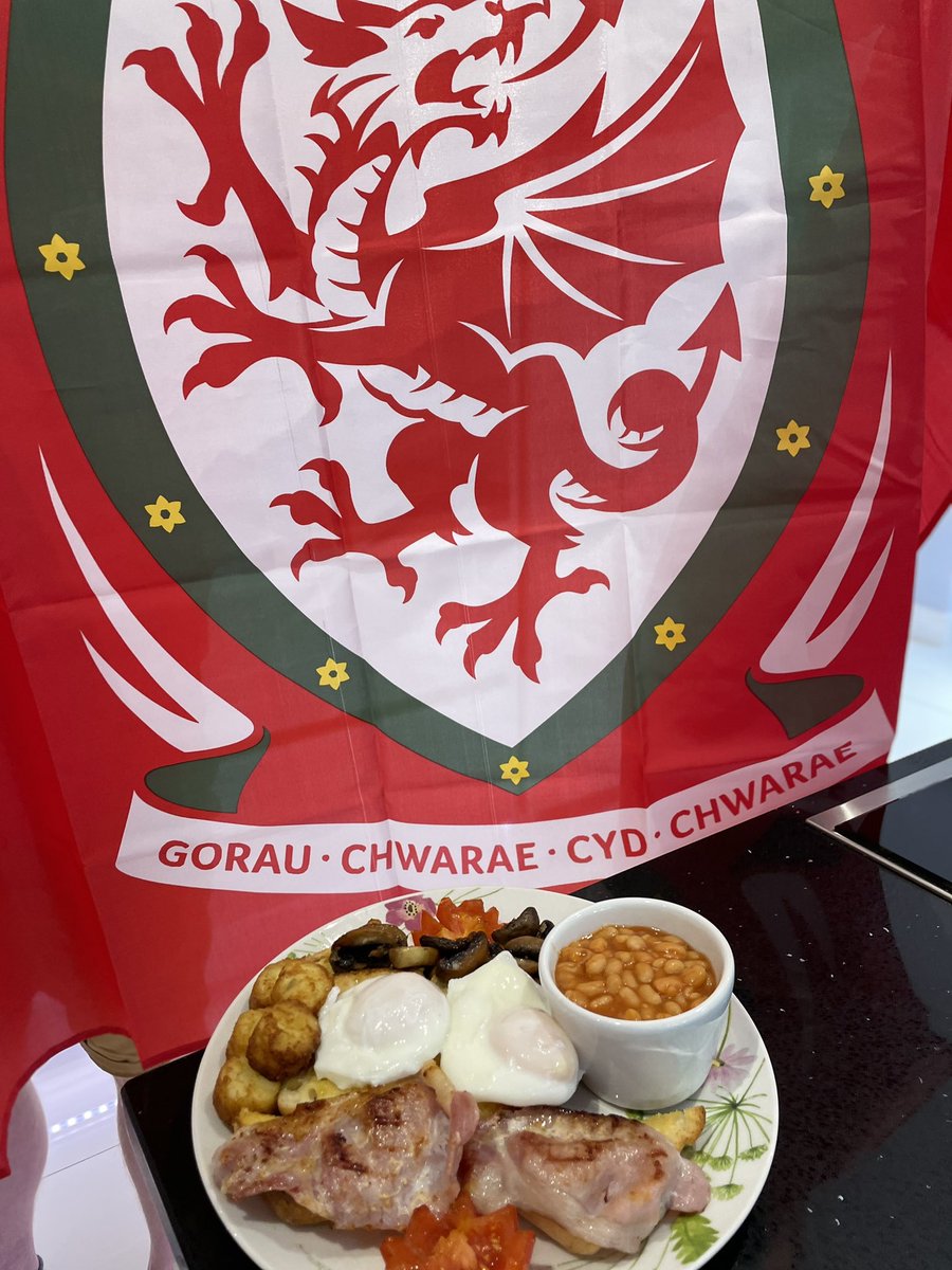 Only one way to start the day when #Cymru are playing!! #EUROS2020 #GorauChwaraeCydChwarae #TogetherStronger #TheRedWall #WAL 🏴󠁧󠁢󠁷󠁬󠁳󠁿⚽️🏴󠁧󠁢󠁷󠁬󠁳󠁿⚽️🏴󠁧󠁢󠁷󠁬󠁳󠁿⚽️🏴󠁧󠁢󠁷󠁬󠁳󠁿⚽️🏴󠁧󠁢󠁷󠁬󠁳󠁿⚽️