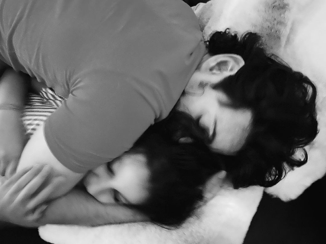 PRDuddiSreenu's tweet photo. Cuddles come unwarranted!! 🤗
Super star @urstrulyMahesh spending some lovely time with daughter #Sitara. ❤️ 
#NamrataShirodkar shared via #instagram. https://t.co/8cTXUTeHBo