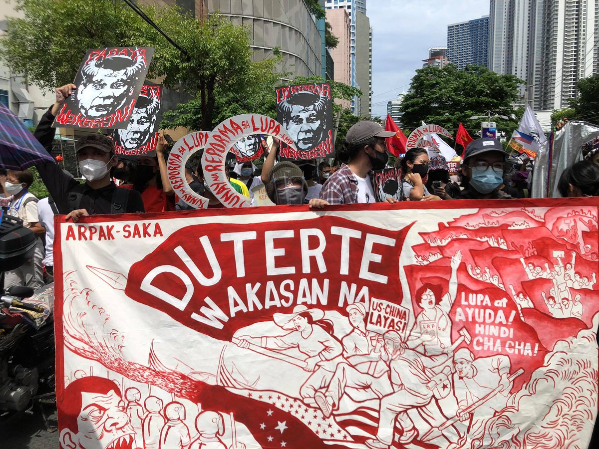 LFSBenilde's tweet photo. Pinagpapatuloy ng mamamayang Pilipino ang laban ng mga bayaning nag-alay ng kanilang buhay para ipagtanggol ang ating mga karapatan at soberanya laban sa mga imperyalista!

ATIN ANG PINAS! PABAGSAKIN ANG TRAYDOR NA REHIMENG DUTERTE!

#AtinAngPinas
#DuterteWakasan https://t.co/K8NsLYnMaH