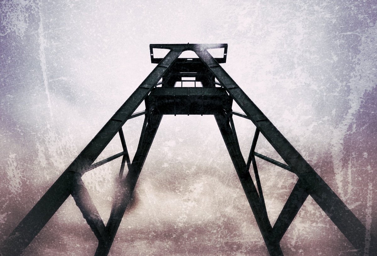 Schönes #Wochenende von der #Zeche #Lohberg. Die Zeit für neue Fotos nutzen und einmal den Hochdruckreiniger anwerfen um den Balkon zu reinigen. #ruhrgebiet #ruhrpott #dinslaken #nrw #niederrhein