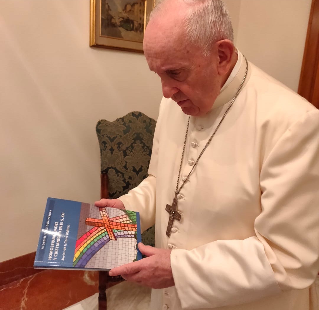 IvanOrtegaRod's tweet photo. Un honor saber que “Homosexualidades y cristianismo” ha llegado a manos del Papa. El Espíritu actúa. Que sirva al diálogo.
https://t.co/dRvC9Cs9L1…
@dykinsonlibros

@OlgaBelmonteG

@DeconstruyeAsoc

@pobresdeyahve

@jmolaizola https://t.co/v4Z4RQffUC