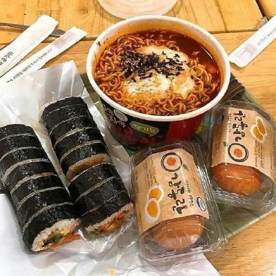 BakorFess's tweet photo. Rekomendasi jajanan korea yang ada di e-commerce 🍣🍙

A thread ✨ https://t.co/uggnmyzcUj