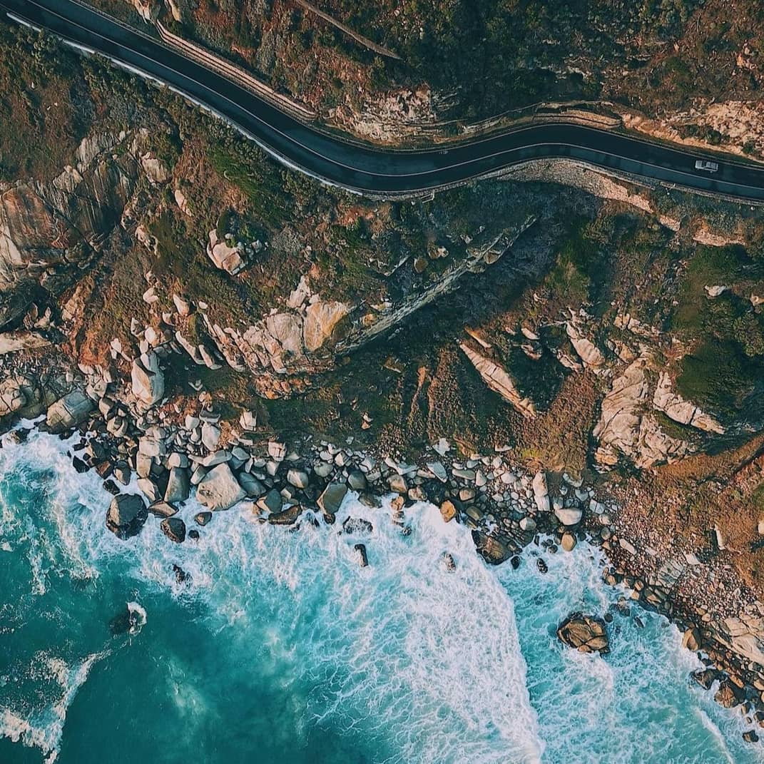 lovecapetown's tweet image. No matter where the road leads you, always take the scenic route😉 
📸: @airrealviews via @ChapmansPeakSA 
.
.
.
#lovecapetown #capetownsouthafrica #explorecapetown #Saturday #Weekend