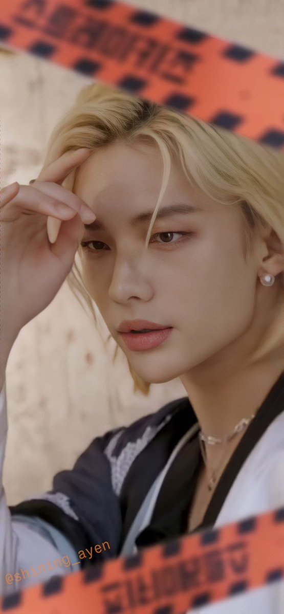 Lamuuu4's tweet photo. Hyunjin just know that all I wish for you right now is first of all that you are fine and that you will get through this bravely. It will come to an end and I really hope you know that we are here for you and we are really worried about you. #WhereIsHyunjin #JypExplain @jypnation https://t.co/ER8IIZhtJd
