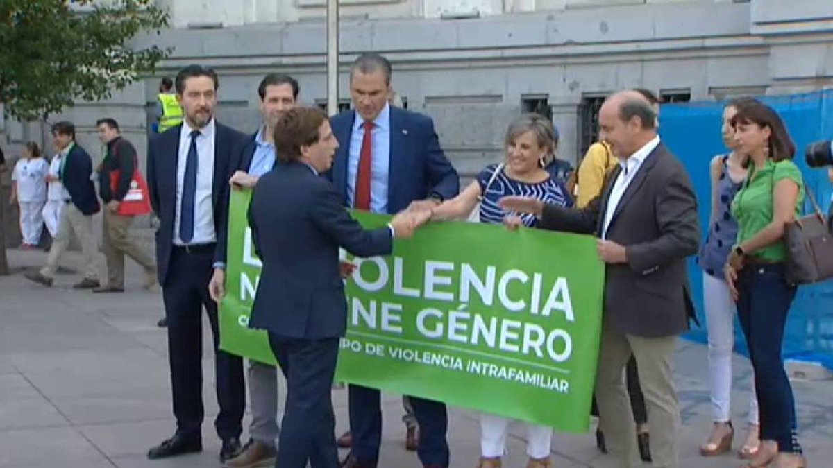 gabrielrufian's tweet photo. A la derecha y a la ultraderecha:

Han muerto ya 40 niñas y niños desde el 2013. 

Menos llorar en twitter y más legislar donde podéis. https://t.co/qPNNIW7sbY