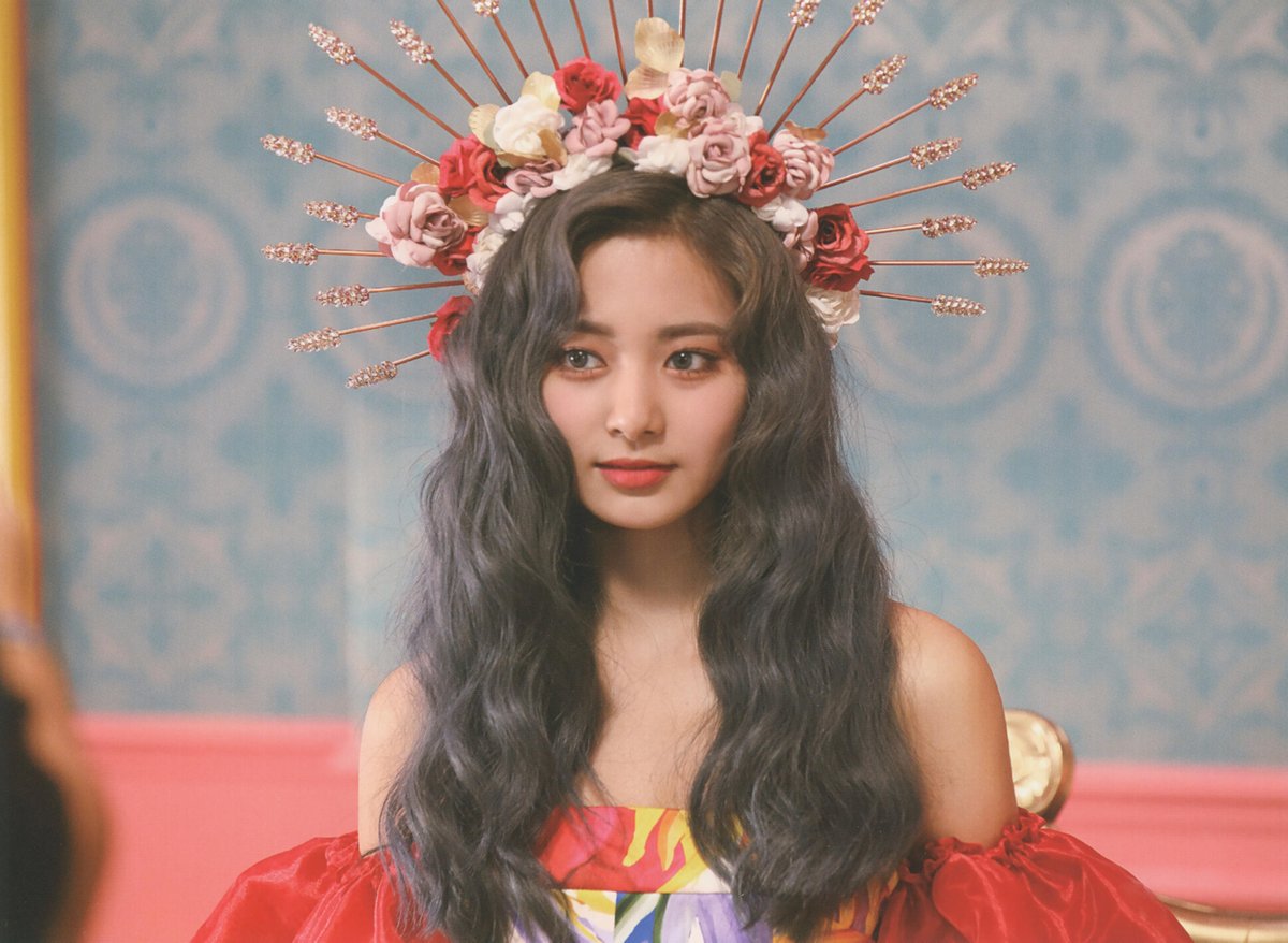 SCAN] TWICE MONOGRAPH Feel Special Tzuyu (page 130, 131, 132, 133